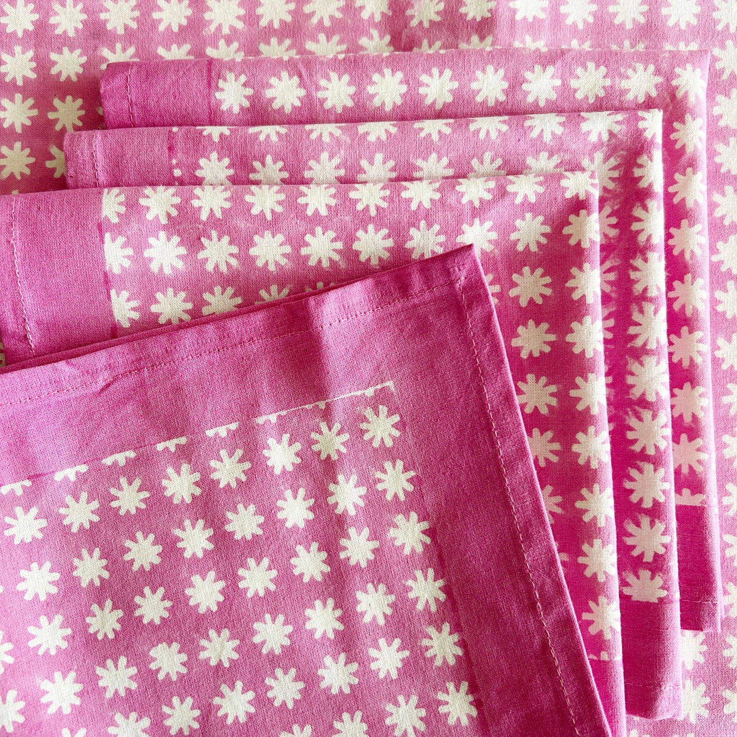 Charlie block printed table cloth - Pink