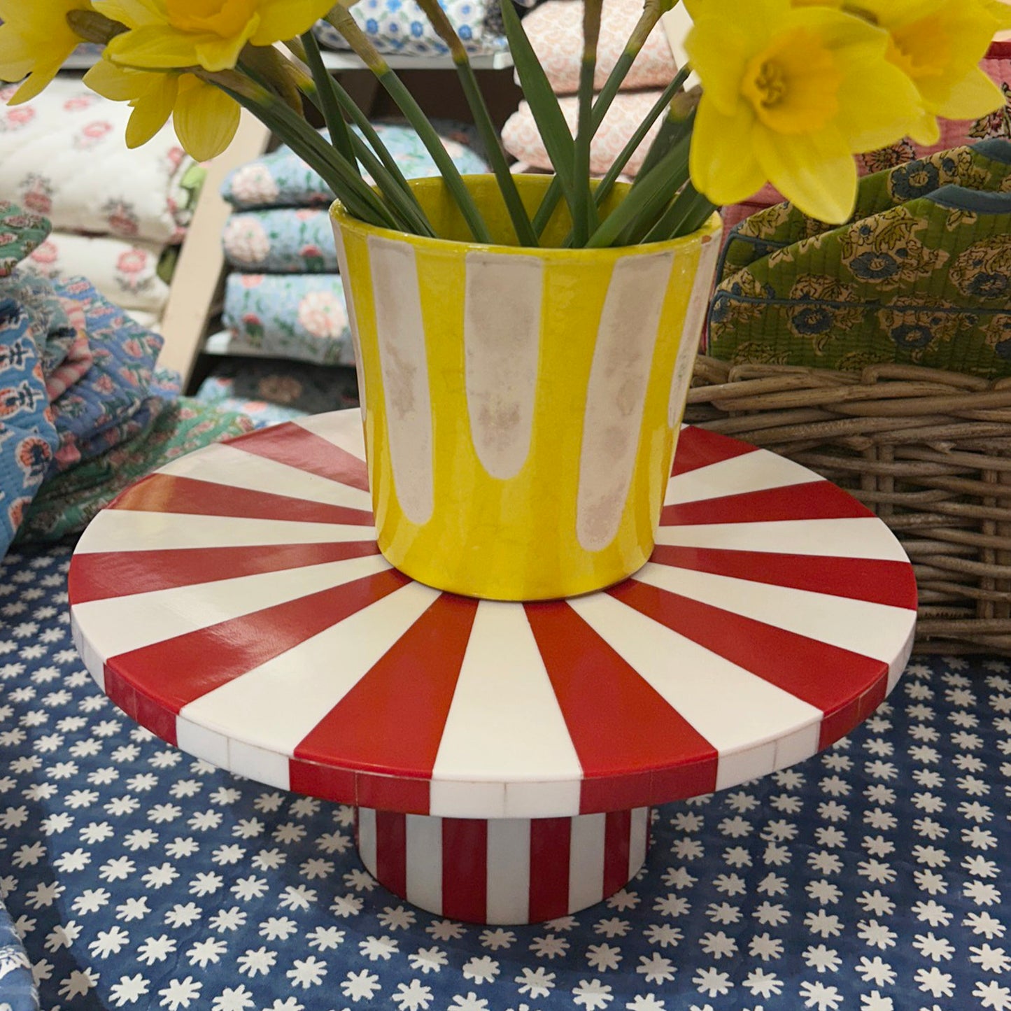 ‘Carnival’ display & cake stand - Red